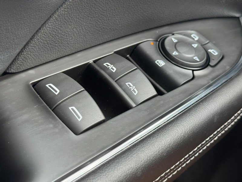 Buick Envision Vehicle Image 22