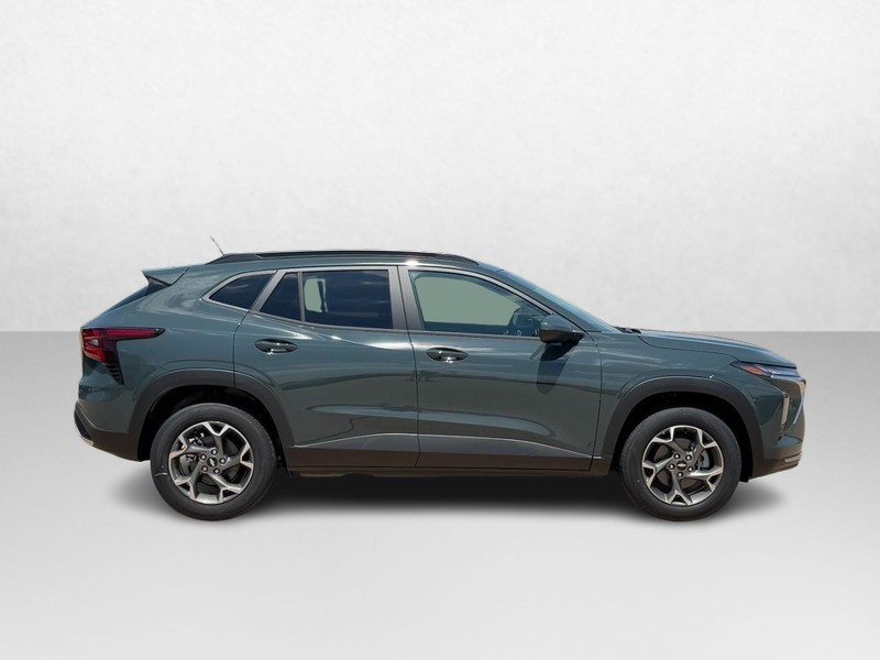 Chevrolet Trax Vehicle Image 02