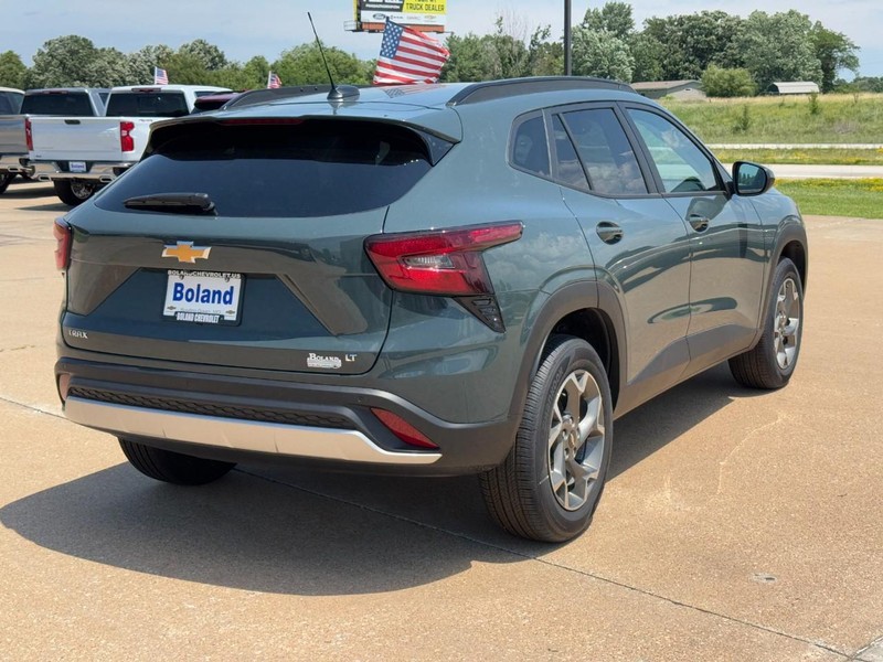 Chevrolet Trax Vehicle Image 03