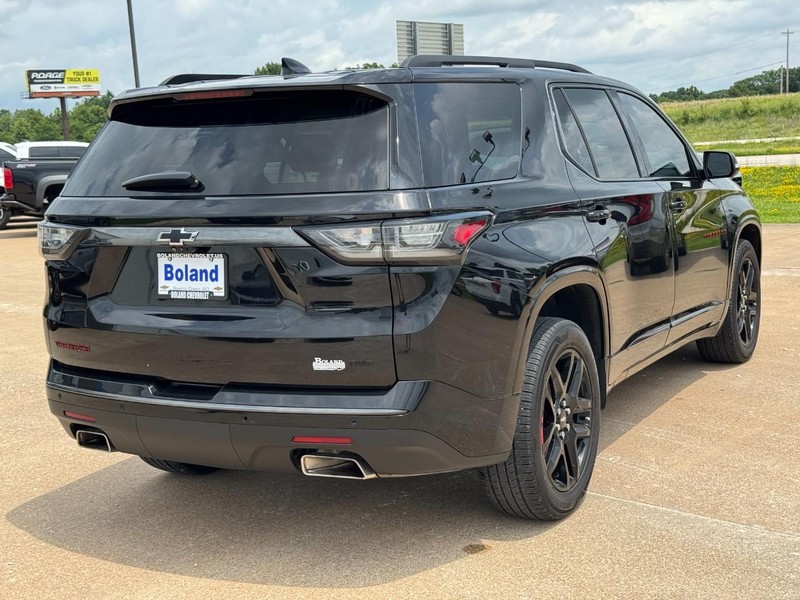 Chevrolet Traverse Vehicle Full-screen Gallery Image 03