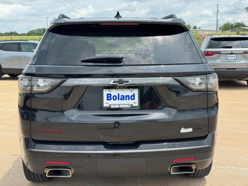 Chevrolet Traverse Vehicle Full-screen Gallery Image 04
