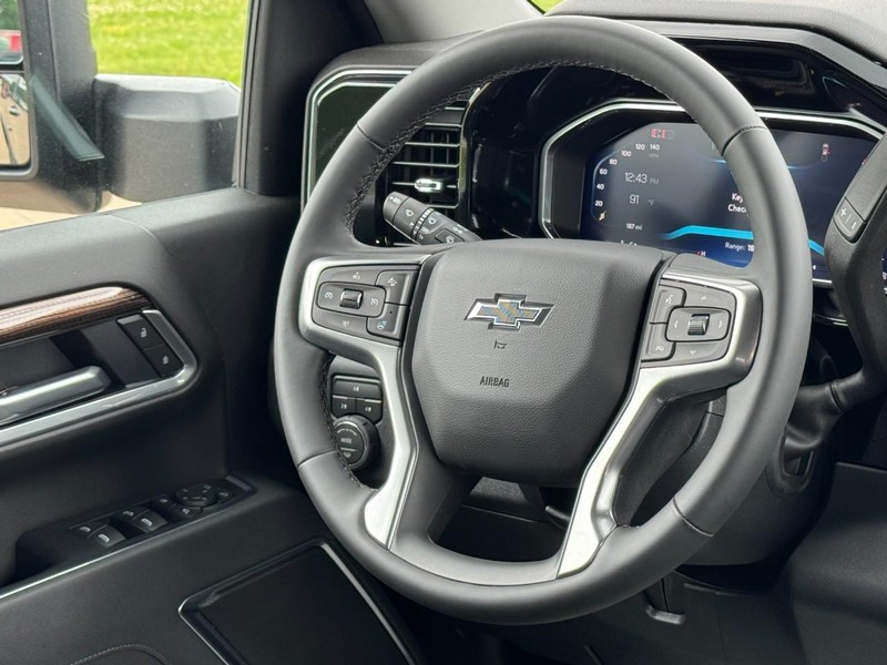 Chevrolet Silverado 2500HD Vehicle Image 07