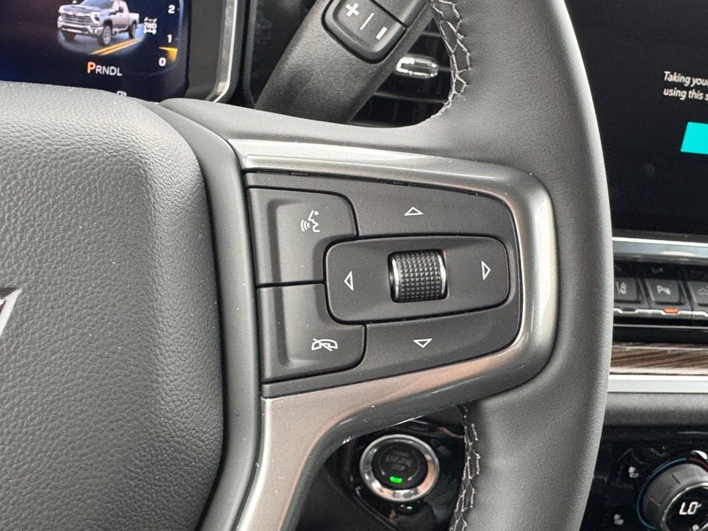 Chevrolet Silverado 2500HD Vehicle Image 11