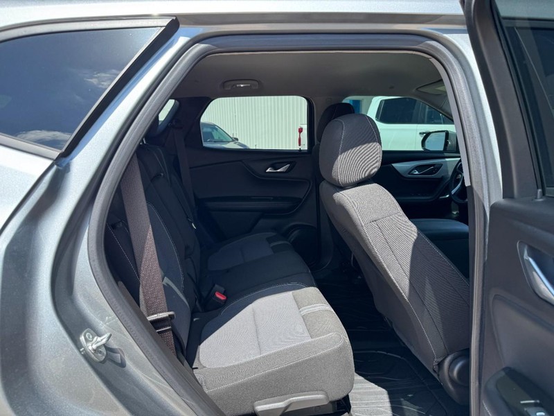 Chevrolet Blazer Vehicle Full-screen Gallery Image 10
