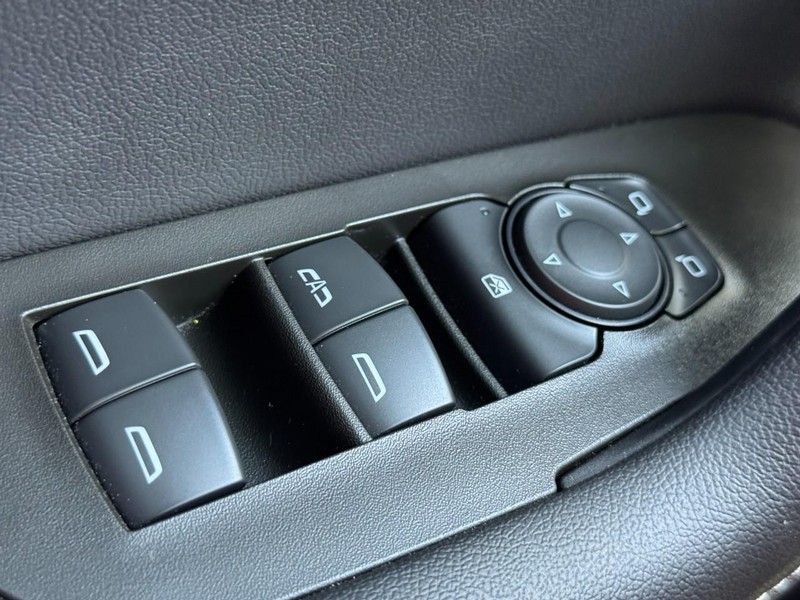 Chevrolet Blazer Vehicle Full-screen Gallery Image 21