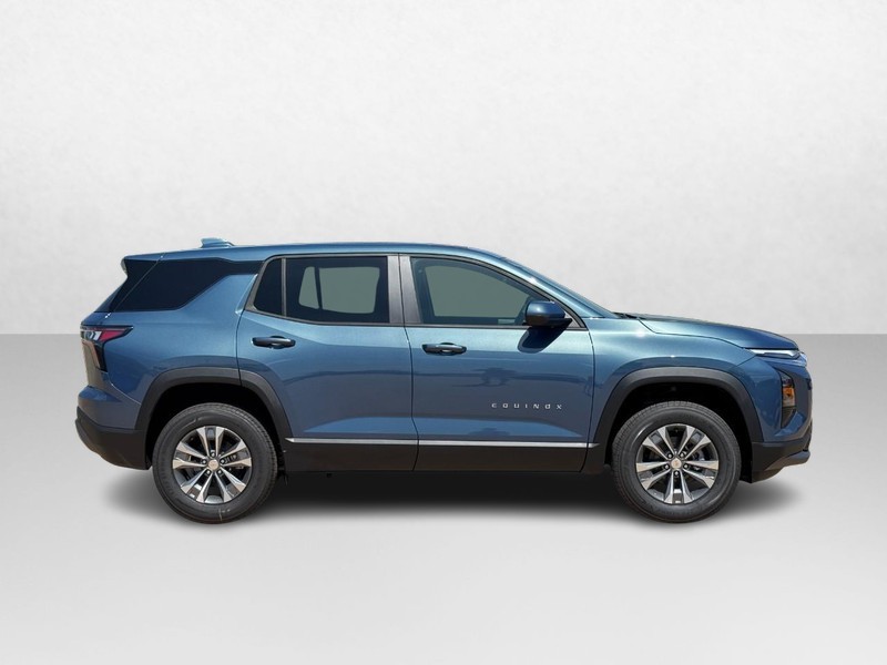 Chevrolet Equinox Vehicle Image 02