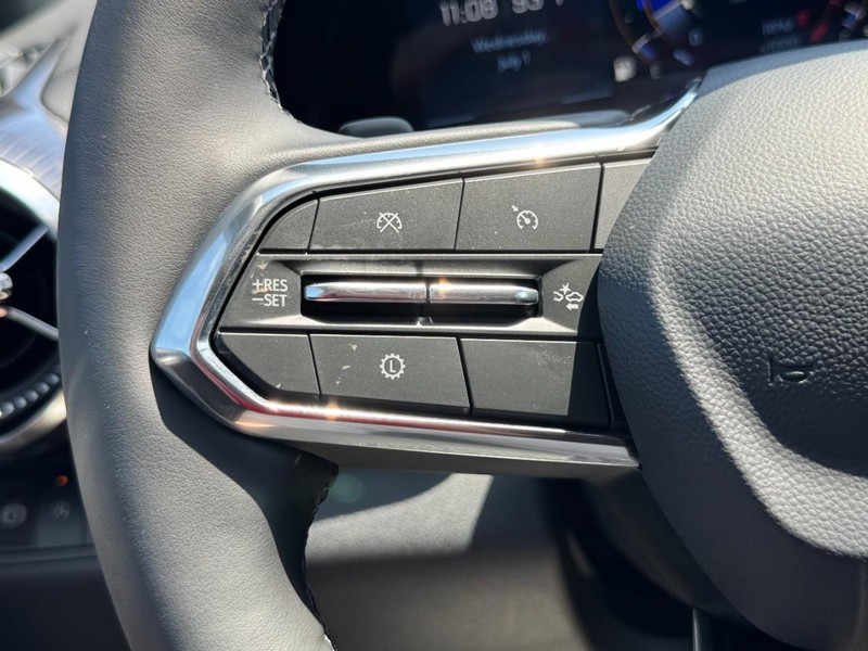 Chevrolet Equinox Vehicle Image 10