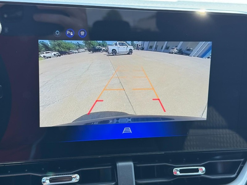 Chevrolet Equinox Vehicle Image 13