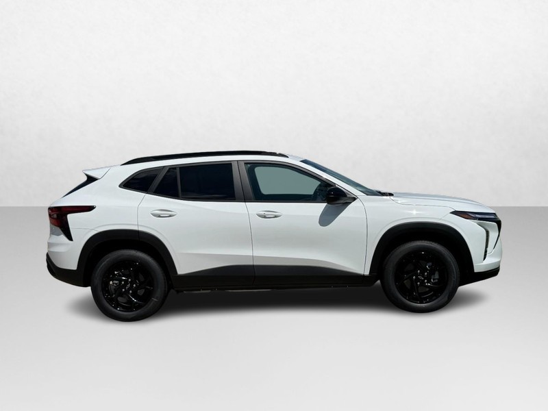 Chevrolet Trax Vehicle Image 02