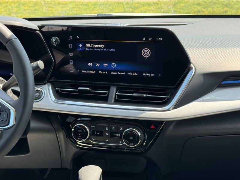 Chevrolet Trax Vehicle Image 08