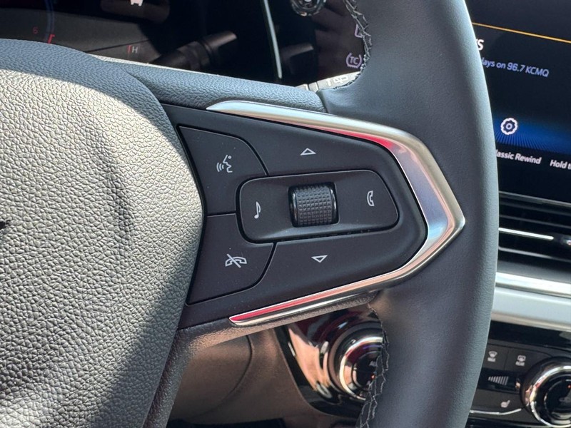 Chevrolet Trax Vehicle Image 11