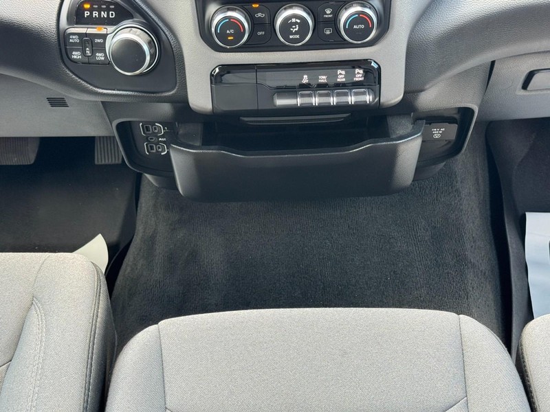 Ram 1500 Vehicle Image 14
