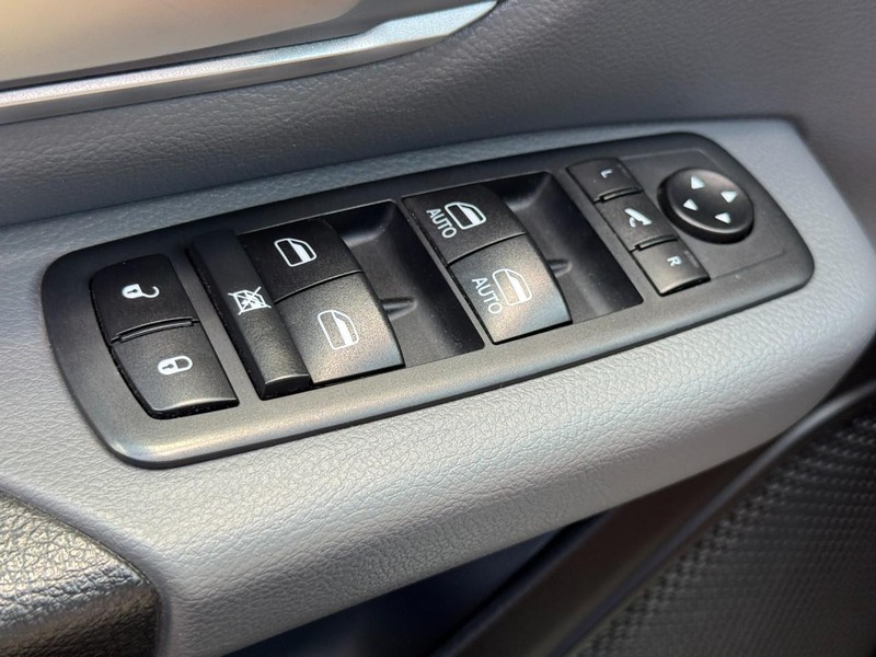 Ram 1500 Vehicle Image 23