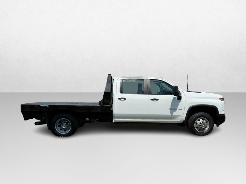 Chevrolet Silverado 3500HD CC Vehicle Image 02