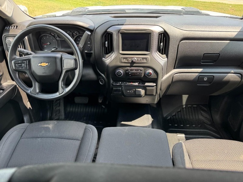 Chevrolet Silverado 3500HD CC Vehicle Image 10