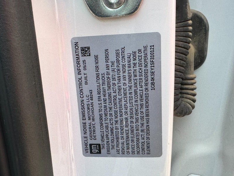 Chevrolet Silverado 3500HD CC Vehicle Image 21