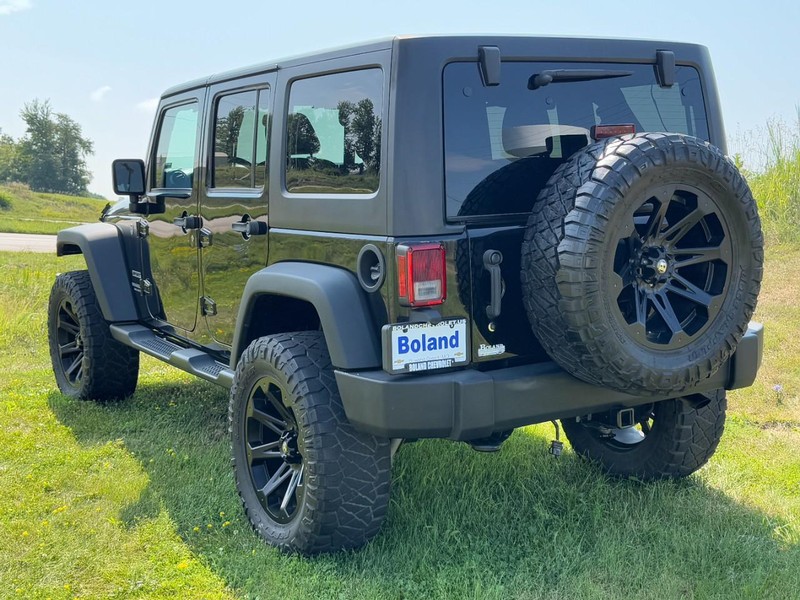 Jeep Wrangler Unlimited Vehicle Image 06