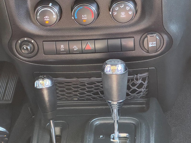 Jeep Wrangler Unlimited Vehicle Image 14