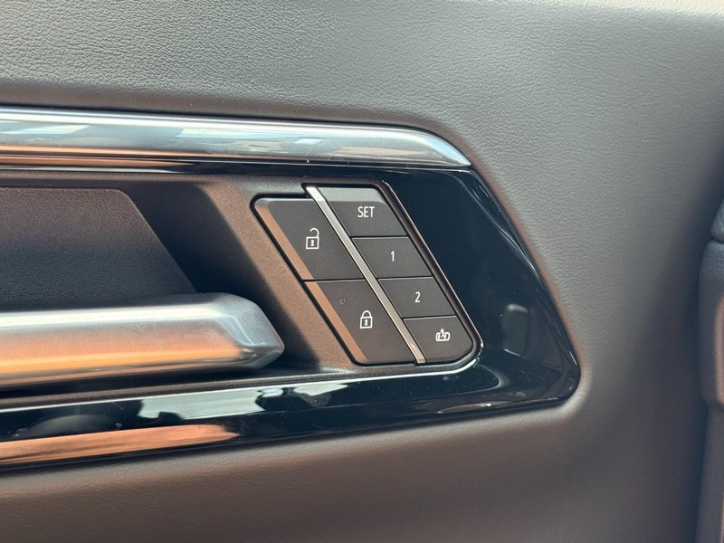 Chevrolet Tahoe Vehicle Image 11