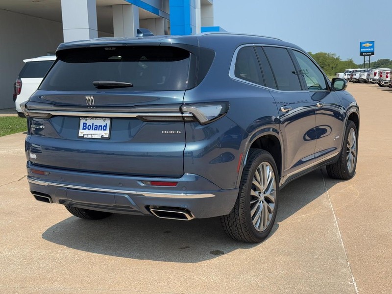 Buick Enclave Vehicle Image 03
