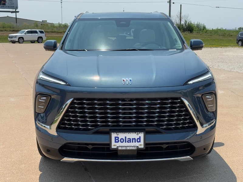 Buick Enclave Vehicle Image 09