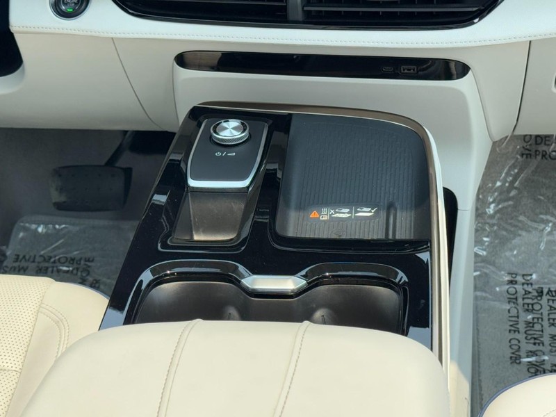 Buick Enclave Vehicle Image 15