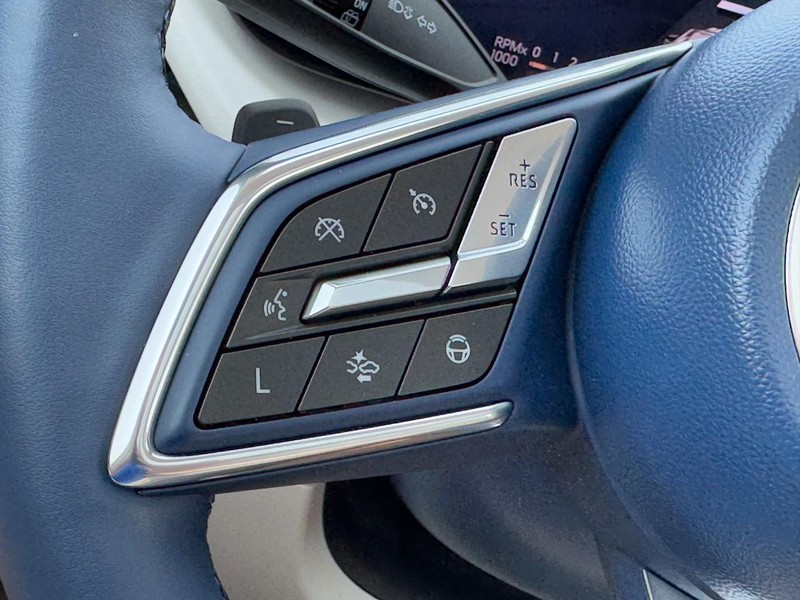 Buick Enclave Vehicle Image 18