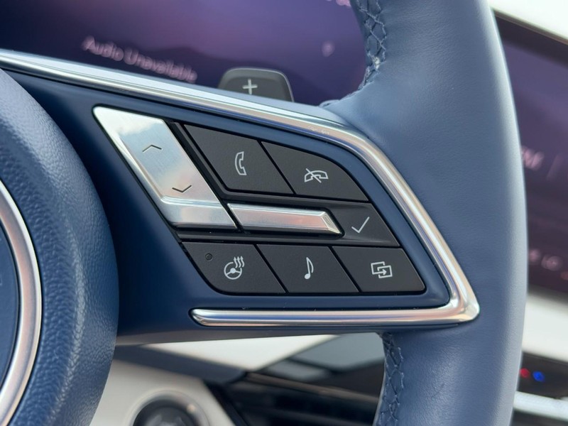 Buick Enclave Vehicle Image 19