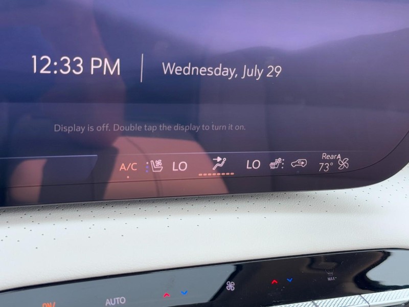 Buick Enclave Vehicle Image 22