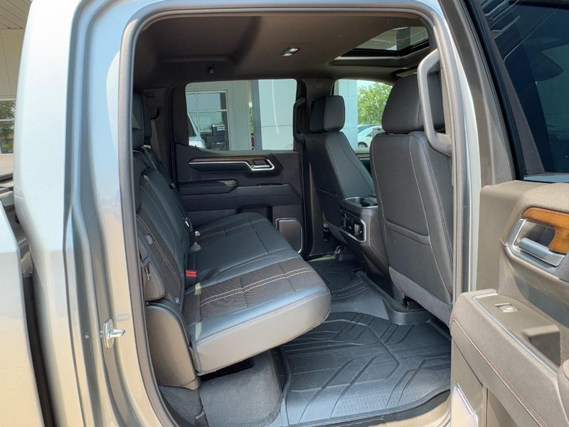 Chevrolet Silverado 1500 Vehicle Image 10