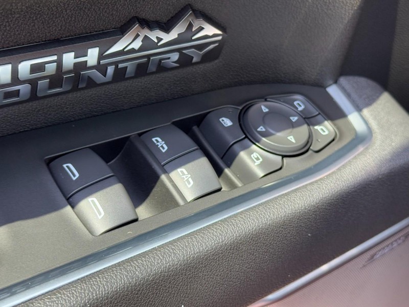 Chevrolet Silverado 1500 Vehicle Image 22