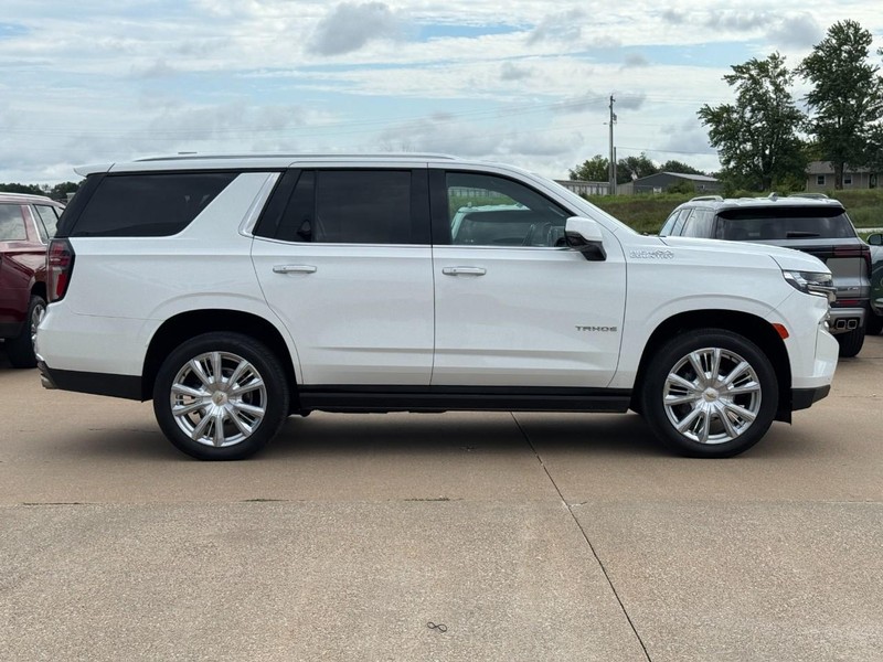 Chevrolet Tahoe Vehicle Image 02