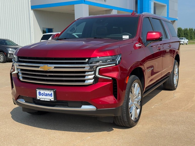 Chevrolet Suburban Vehicle Image 08
