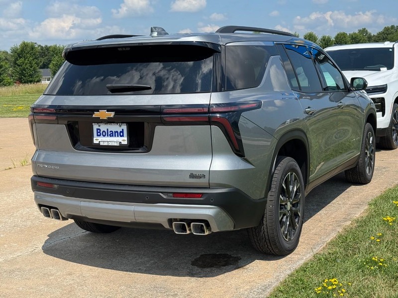 Chevrolet Traverse Vehicle Image 03