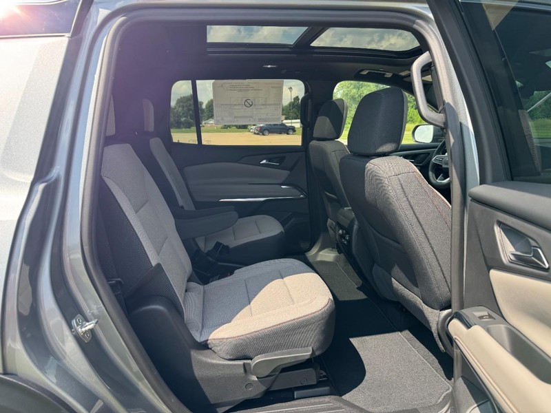 Chevrolet Traverse Vehicle Image 05