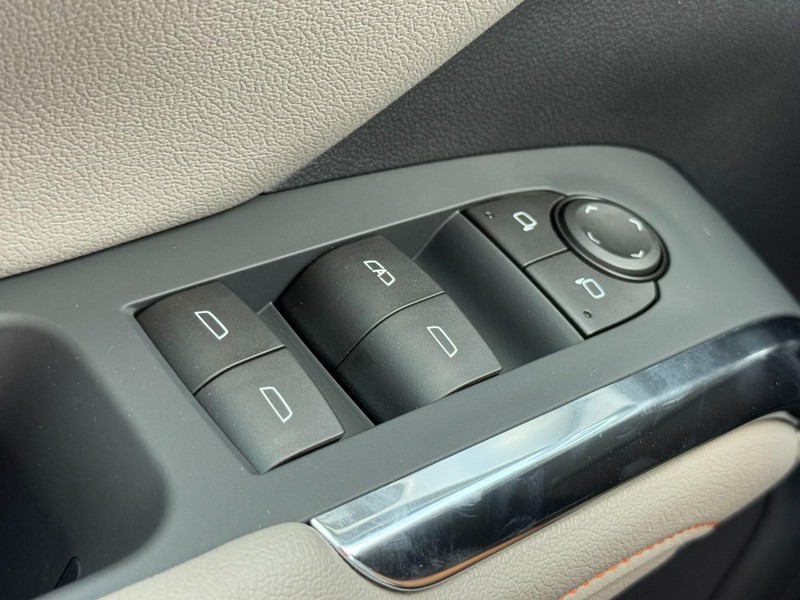 Chevrolet Traverse Vehicle Image 17