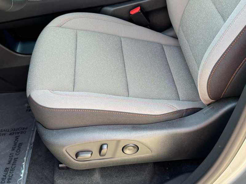 Chevrolet Traverse Vehicle Image 18