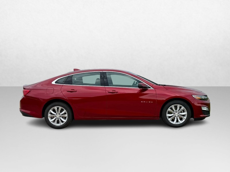 Chevrolet Malibu Vehicle Image 02