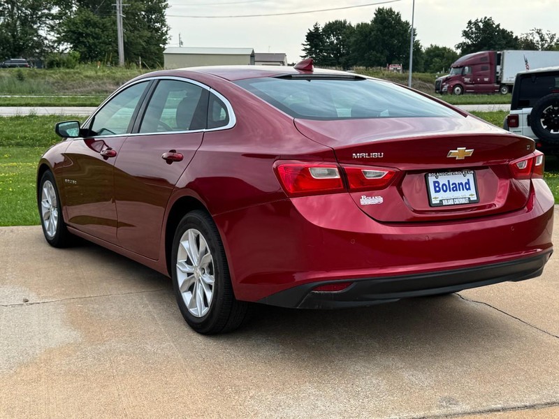 Chevrolet Malibu Vehicle Image 06