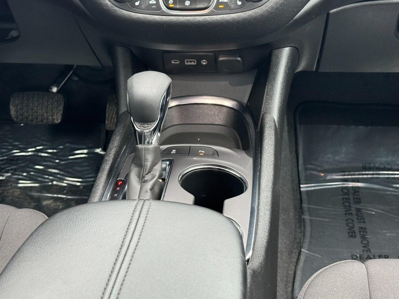 Chevrolet Malibu Vehicle Image 14