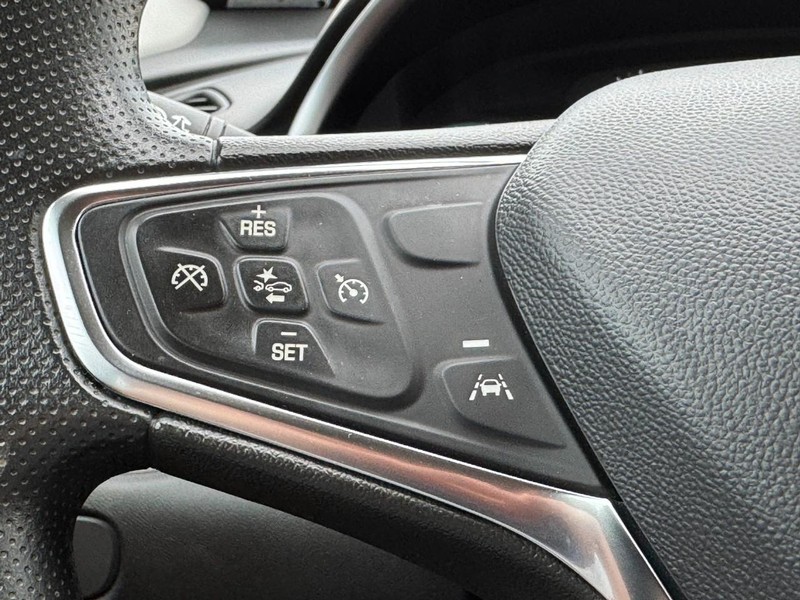 Chevrolet Malibu Vehicle Image 16