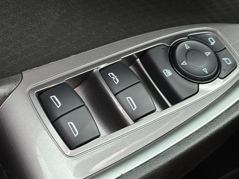 Chevrolet Malibu Vehicle Image 21