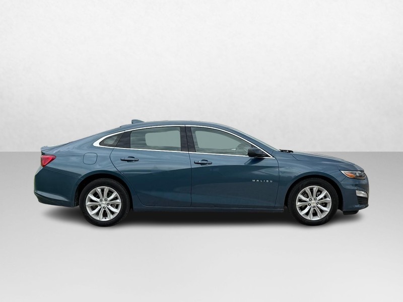 Chevrolet Malibu Vehicle Image 02