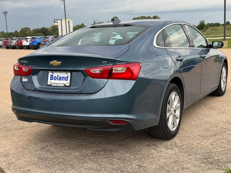 Chevrolet Malibu Vehicle Image 03