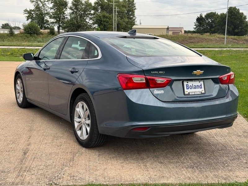 Chevrolet Malibu Vehicle Image 06