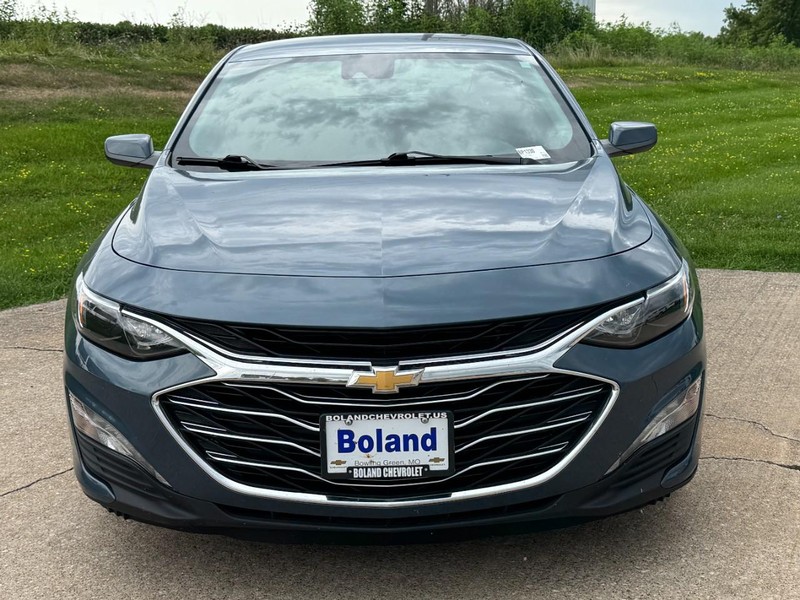 Chevrolet Malibu Vehicle Image 09