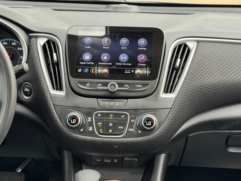 Chevrolet Malibu Vehicle Image 13