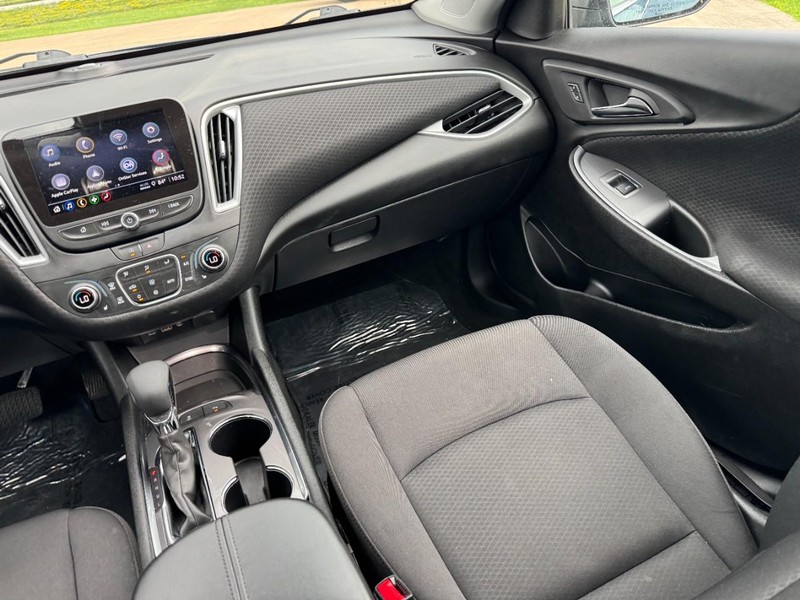 Chevrolet Malibu Vehicle Image 15
