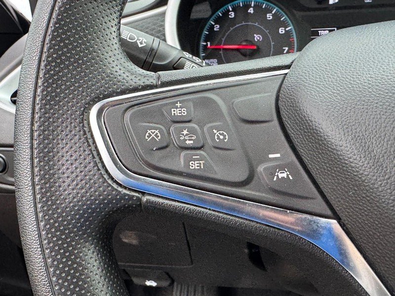 Chevrolet Malibu Vehicle Image 16