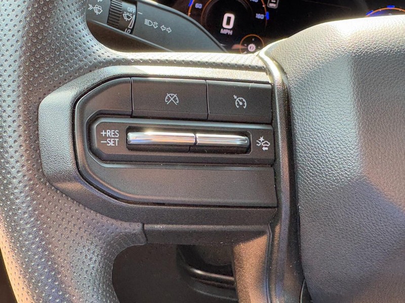 Chevrolet Colorado Vehicle Image 16